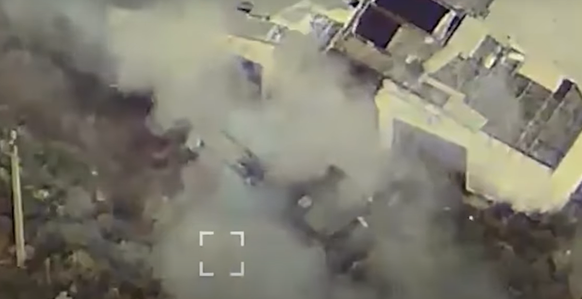 Tiếp theo là một đám cháy bùng lên dữ dội. Ảnh: @Tiểu đoàn tinh nhuệ “Raid”.