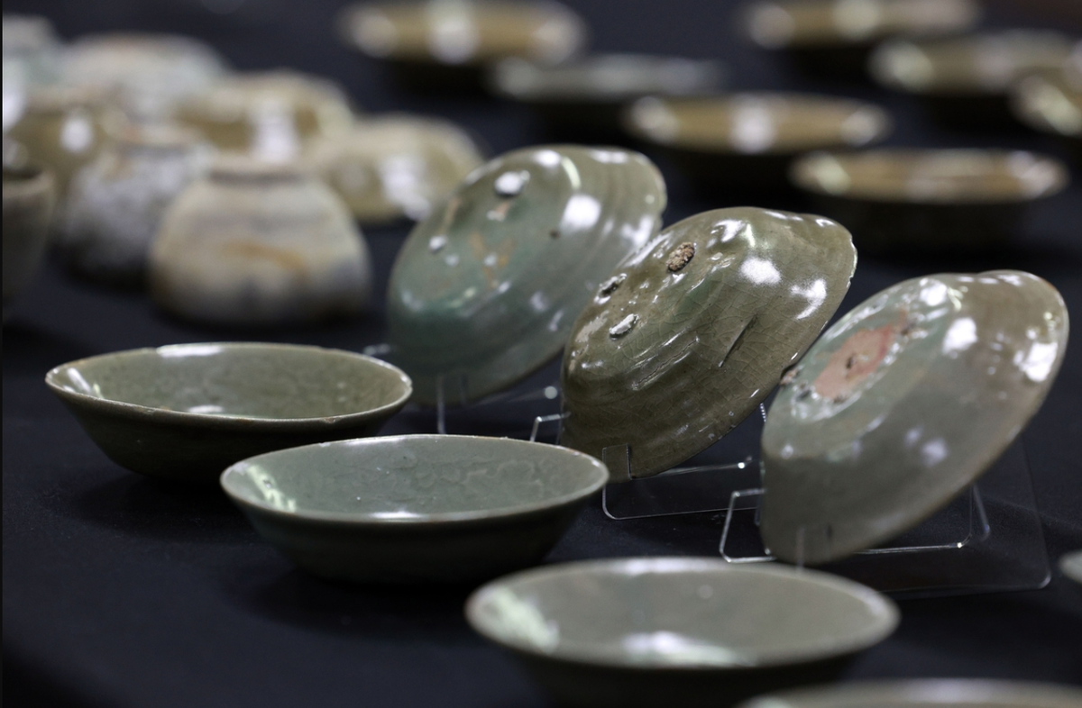 Bề mặt của chúng sáng bóng như thể chúng vừa được lấy ra từ lò nung chứ không phải từ đáy biển. Ảnh: @Viện Nghiên cứu Di sản Văn hóa Hàng hải Quốc gia Hàn Quốc.