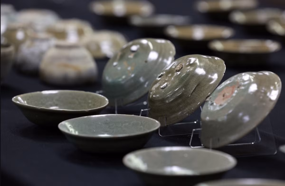 Bề mặt của chúng sáng bóng như thể chúng vừa được lấy ra từ lò nung chứ không phải từ đáy biển. Ảnh: @Viện Nghiên cứu Di sản Văn hóa Hàng hải Quốc gia Hàn Quốc.