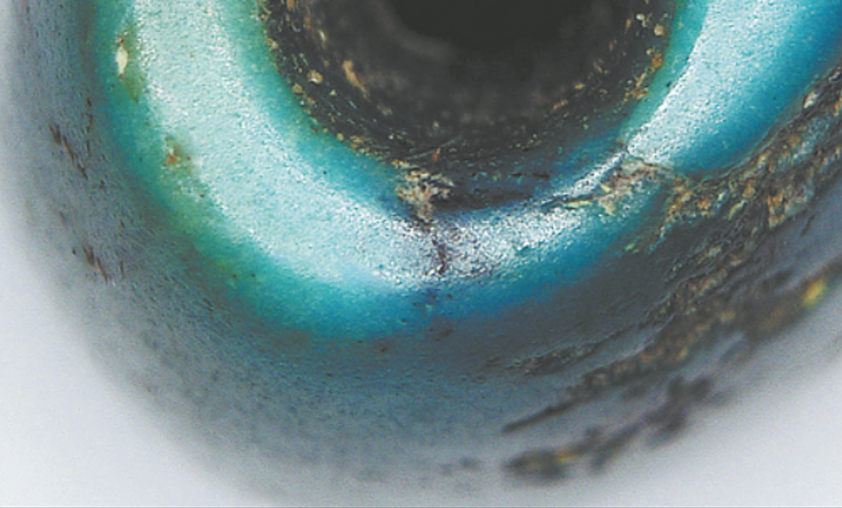 Theo Yang Ju, một nhà nghiên cứu tại Cục Di sản Văn hóa Thành phố Bắc Kinh, đơn vị dẫn đầu cuộc khám phá, các viên ngọc màu lam cung cấp bằng chứng không thể chối cãi về sự giao lưu thương mại và tương tác văn hóa giữa các vùng phía Bắc và phía Nam Trung Quốc trong thời nhà Thương. Ảnh: @Yang Feiyue/China Daily.