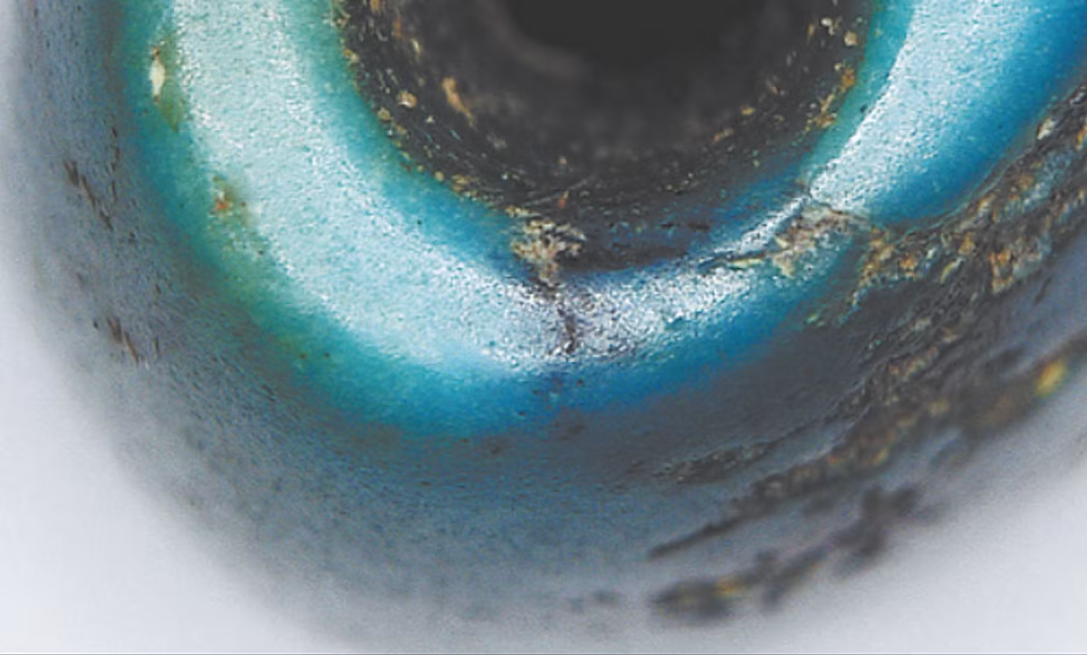 Theo Yang Ju, một nhà nghiên cứu tại Cục Di sản Văn hóa Thành phố Bắc Kinh, đơn vị dẫn đầu cuộc khám phá, các viên ngọc màu lam cung cấp bằng chứng không thể chối cãi về sự giao lưu thương mại và tương tác văn hóa giữa các vùng phía Bắc và phía Nam Trung Quốc trong thời nhà Thương. Ảnh: @Yang Feiyue/China Daily.