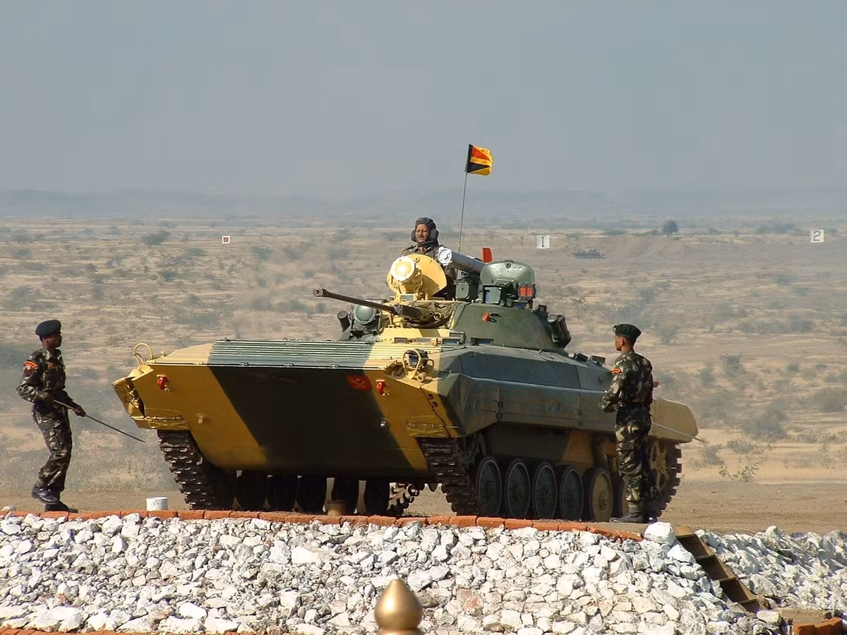 Giới chuyên gia nhận định, nếu xung đột chuyển sang mặt đất, lợi thế sẽ nghiêng hẳn về New Delhi. (Nguồn ảnh: Wikipedia, Global Look Press, AKHTER GULFAM)