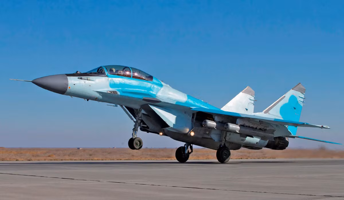 Các bài đăng trên X từ ngày 8 và 9 tháng 5, bao gồm một bài đăng từ kênh truyền hình Serbia Televizija Front, đưa tin rằng MiG-35 đang tích cực tuần tra khu vực Moscow. Còn kênh truyền hình Nga Voennoe Delo lưu ý rằng, các máy bay phản lực MiG-35 đã được triển khai để chống lại máy bay không người lái của Ukraine. Ảnh: @ The War Zone.