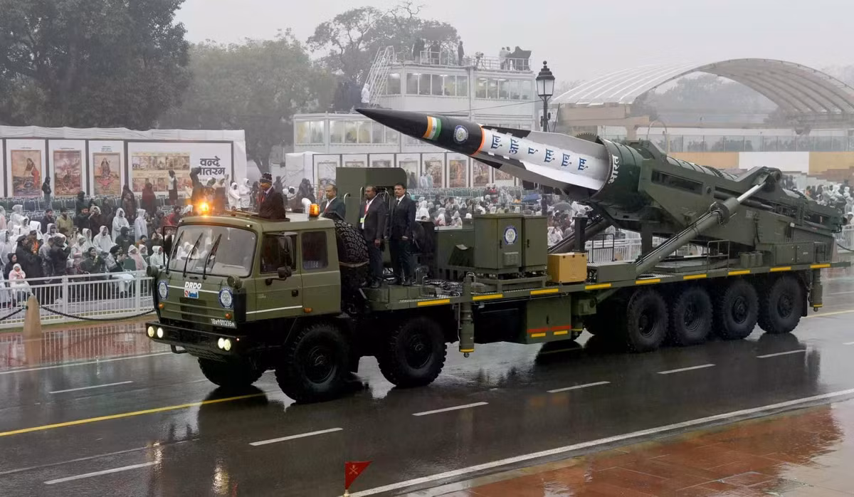new-lr-ashm-hypersonic-anti-ship-missile-strenghtens-indias-long-range-coastal-strike-925-001-16170a61.jpg