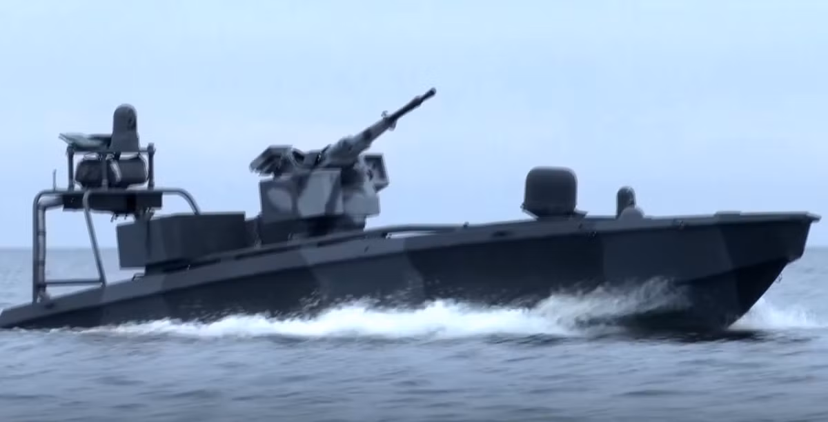 Biến thể nâng cấp này chủ yếu được tích hợp các khả năng tấn công mới, bao gồm bệ phóng tên lửa (MRLS) và trạm vũ khí điều khiển từ xa. Ảnh: @Tình báo Ukraine.