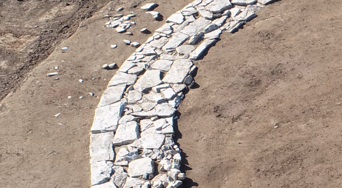 Vòng tròn tường đá này có đường kính 12 mét, nó được tạo thành từ những viên đá được sắp xếp cẩn thận. Ảnh: @Văn phòng Bảo tồn Di tích Bang Bavaria.