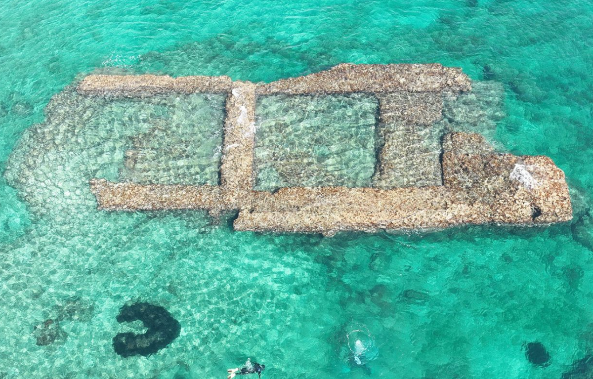 Đó là một bức tường đá dài nằm dưới biển. Ảnh: @Đại học Khai khoáng Saint Petersburg.