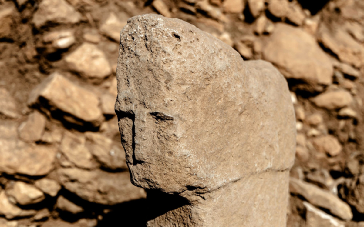 Khuôn mặt người này gây chú ý với các đường nét sắc sảo, hốc mắt sâu và có chiếc mũi dài. Ảnh: @Bộ Văn hóa và Du lịch Thổ Nhĩ Kỳ.