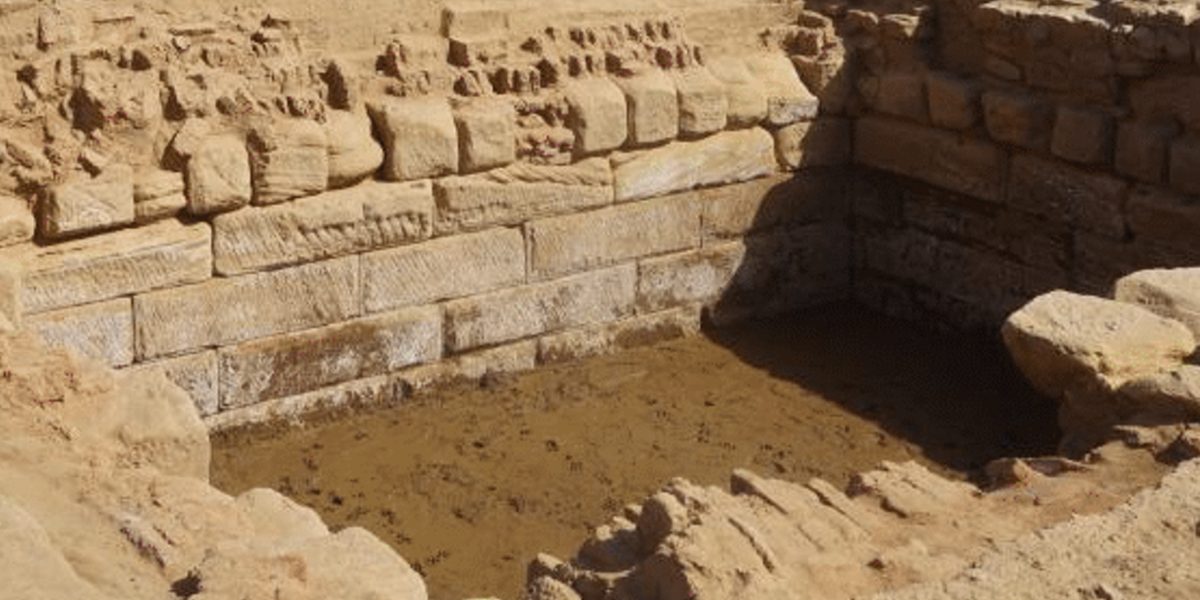 Việc khai quật “hồ thiêng” tại khu vực đền Montu thuộc quần thể đền Karnak là một thành tựu đặc biệt. Ảnh: @Bộ Du lịch và Cổ vật Ai Cập.