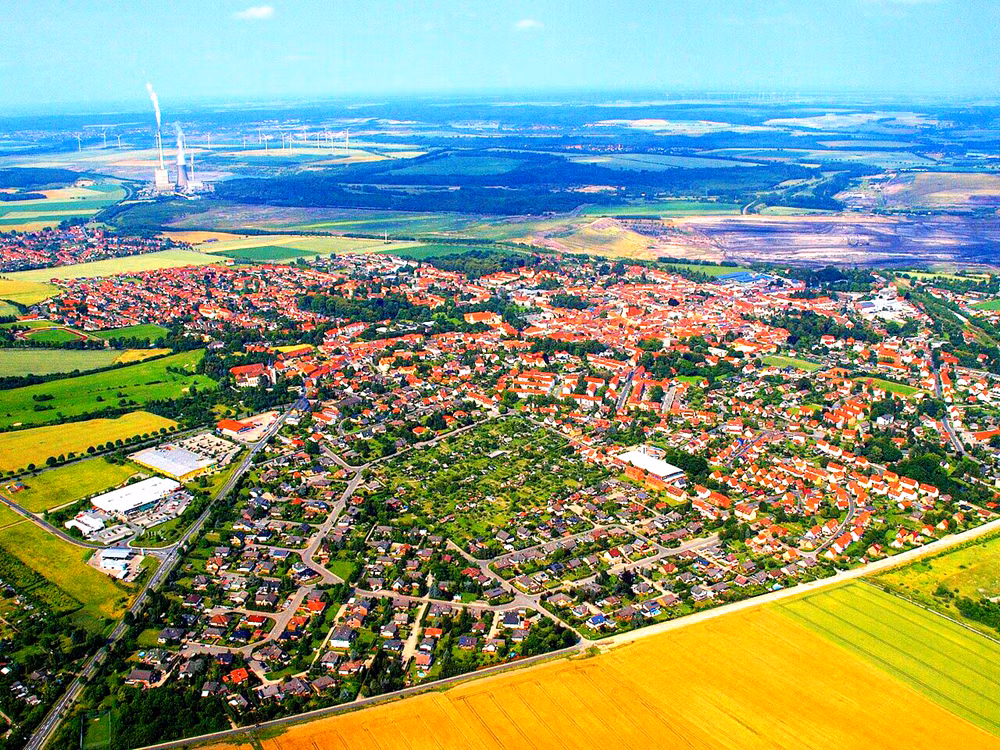 Trong quá trình khai quật khảo cổ tại địa điểm Schöningen của Đức, các chuyên gia đến từ Khoa Khảo Cổ Học của trường Đại Học Reading bất ngờ tìm thấy một hiện vật lạ. Ảnh: @Đại Học Reading.