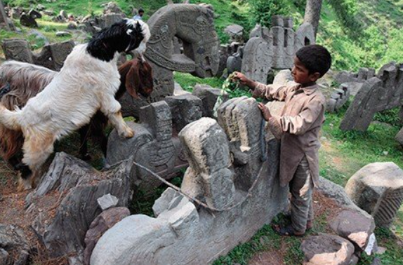 Đến hiện tại, các chuyên gia vẫn chưa biết ai là người đã tạo ra chúng. Ảnh: @Natalya Polosmak.