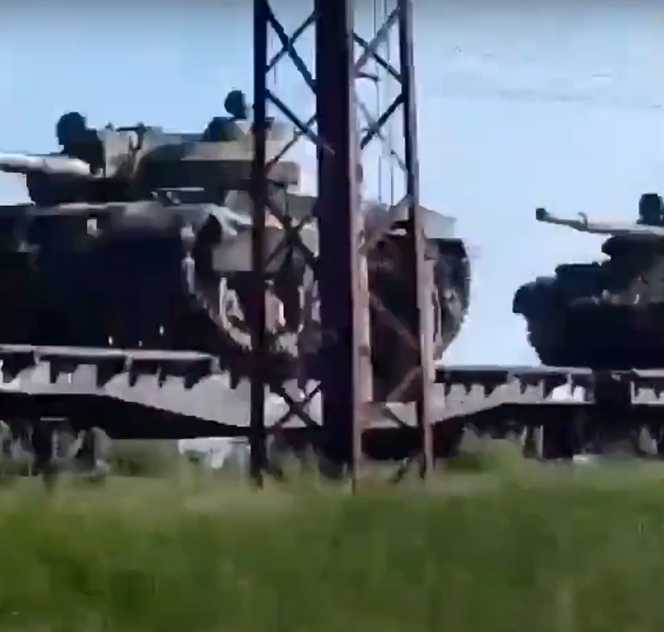 Bất chấp những nỗ lực này, tổn thất vẫn ở mức cao. Các hình ảnh và video được xác nhận kể từ khi cuộc tấn công toàn diện bắt đầu vào năm 2022 cho thấy, Nga đã mất hơn 150 xe tăng T-62 tại Ukraine. Ảnh: @19FortyFive.