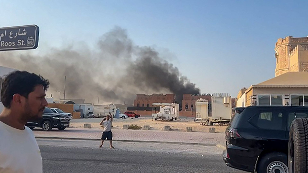 Chính quyền Tổng thống Donald Trump ngay lập tức lên án cuộc tấn công đơn phương, coi đó là hành động làm suy yếu lợi ích chung của Israel và Mỹ. Thư ký báo chí Nhà Trắng Karoline Leavitt cho biết, Washington “không được tham vấn đầy đủ” và lấy làm tiếc khi Doha - đồng minh thân cận, trở thành mục tiêu. Qatar cũng khẳng định không hề được thông báo trước.