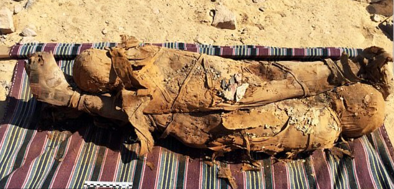 Ước tính, những xác ướp này có niên đại từ thế kỷ thứ 6 Trước Công Nguyên. Ảnh: @Du Lịch và Cổ Vật Ai Cập.