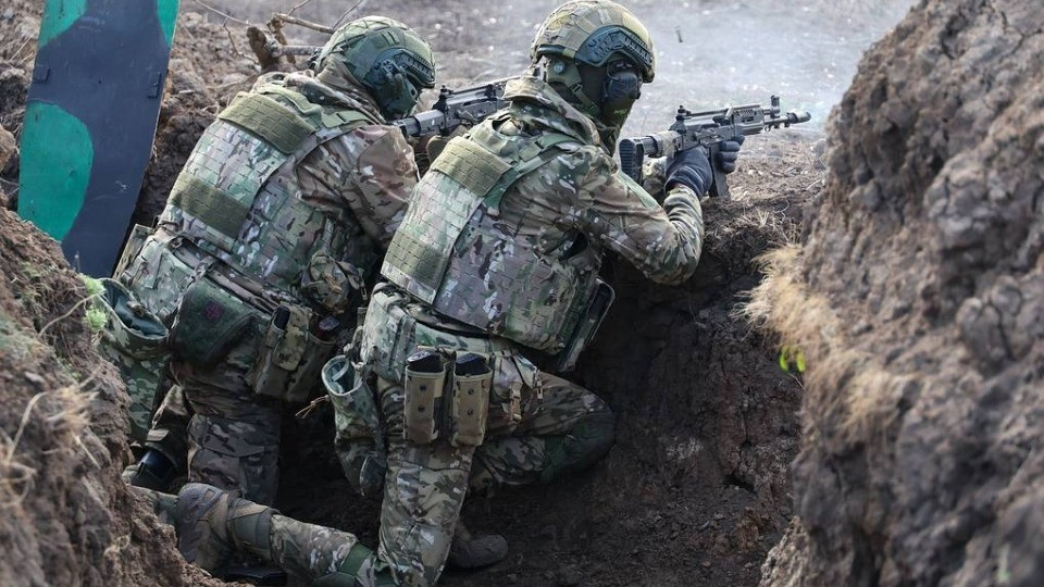 Tuy nhiên, phía Ukraine được dự đoán sẽ không dễ dàng từ bỏ vị trí. Các báo cáo cho thấy, quân đội Ukraine nhiều khả năng đã triển khai thêm khí tài chống tăng, pháo phản lực và UAV trinh sát nhằm giữ bằng được tuyến phòng thủ. Thị trấn Orekhovo có thể trở thành tâm điểm giao tranh ác liệt trong thời gian tới, thậm chí chứng kiến một trận công - thủ kéo dài.