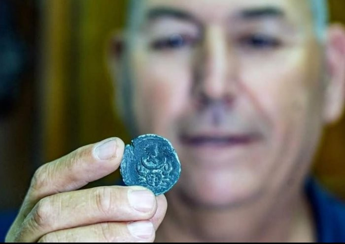 Trong thần thoại La Mã cổ đại, Luna là vị thần đại diện cho Mặt trăng, nổi tiếng nhất với hình ảnh đội vương miện hình lưỡi liềm và cưỡi cỗ xe ngựa xua tan màn đêm. Ảnh: @Cơ quan Cổ vật Israel.