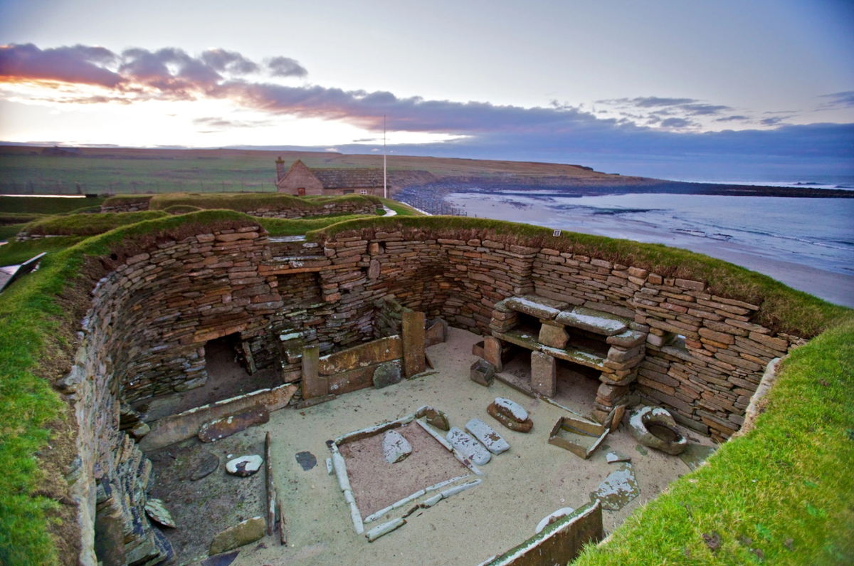 Ở quần đảo Orkney của Scotland, các chuyên gia đến từ Bảo Tàng Khảo Cổ Scotland bất ngờ tìm thấy nhiều vật thể lạ. Ảnh: @Bảo Tàng Khảo Cổ Scotland.