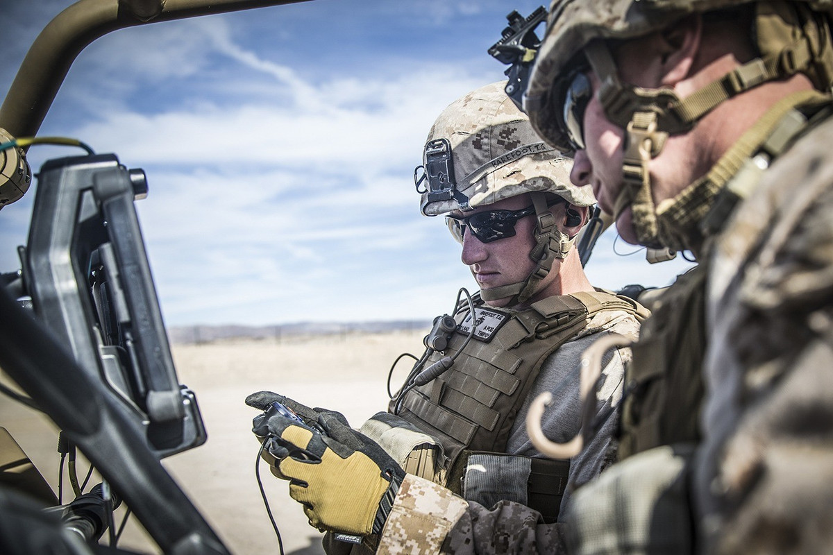 Một trong những điểm nhấn khác là việc đưa Trường Đại học C-sUAS của Lục quân tại Fort Sill vào quản lý của lực lượng đặc nhiệm. Nơi này sẽ trở thành trung tâm huấn luyện cán bộ, đào tạo chiến thuật phòng thủ trước UAV, từ đó phổ biến kinh nghiệm đến toàn bộ Quân đội Mỹ.