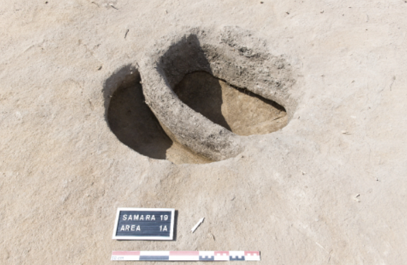 Tại tàn tích ngôi làng này, nhóm tìm thấy nhiều hố chứa một lượng lớn xương động vật và tàn tích thực vật trong khu vực. Ảnh: @Bộ Cổ Vật Ai Cập.