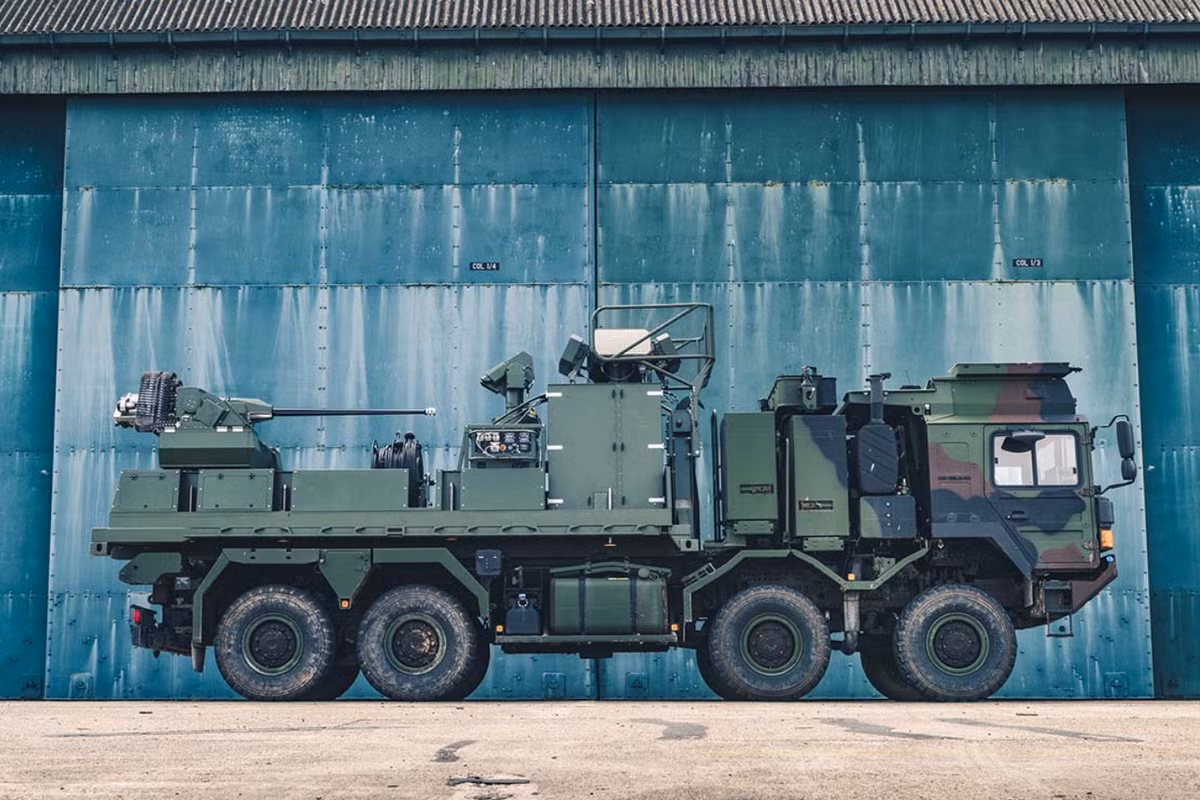 Hệ thống hoạt động hoàn toàn tự động và tích hợp các cảm biến để phát hiện, theo dõi và tấn công các mục tiêu trên không, trên mặt đất và trên biển ở cự ly ngắn. Ảnh: @militarnyi.