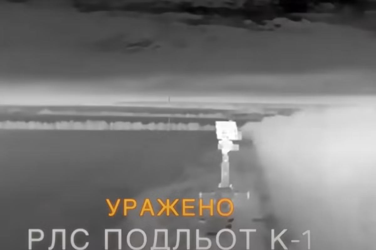 Việc phá hủy trạm radar này không chỉ giúp loại bỏ phương tiện giám sát, mà còn làm suy yếu mạng lưới phòng không rộng lớn hơn của Nga dọc theo mặt trận. Ảnh: @Ukrainian Phoenix.