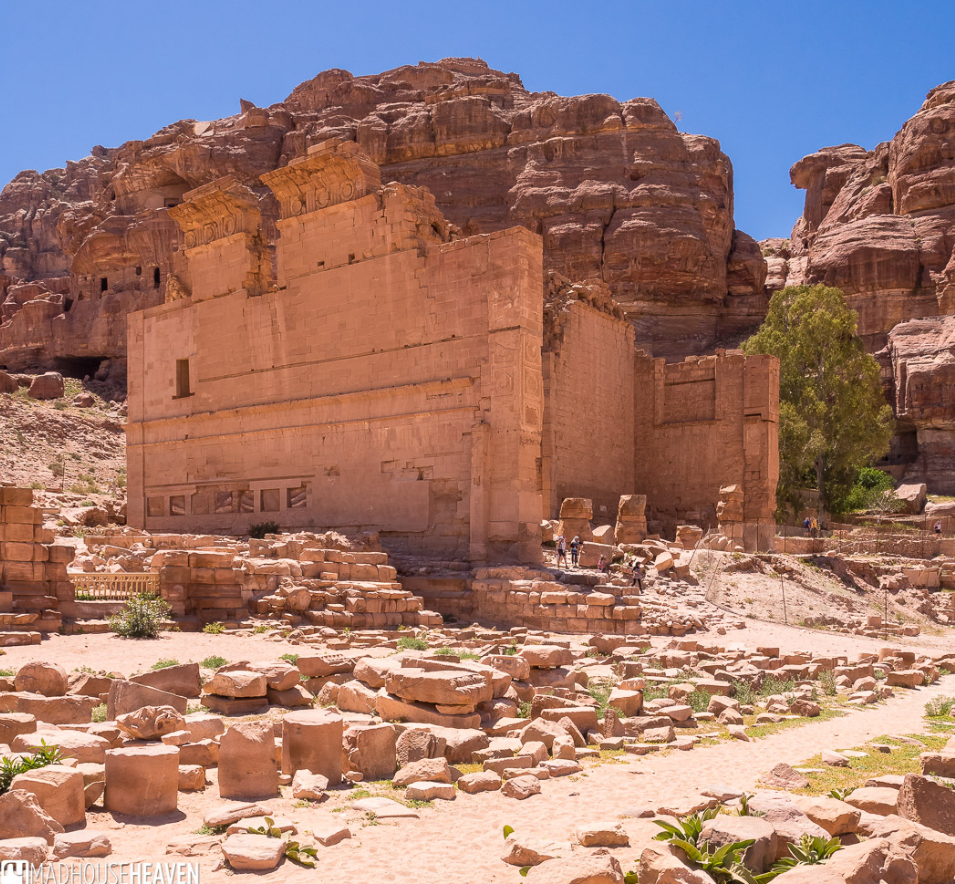 Các kỹ thuật thăm dò, phân tích khảo cổ học chuyên sâu cho thấy, đó là một hầm mộ ước tính có niên đại khoảng 2.000 năm tuổi. Ảnh: @Madhouseheaven.