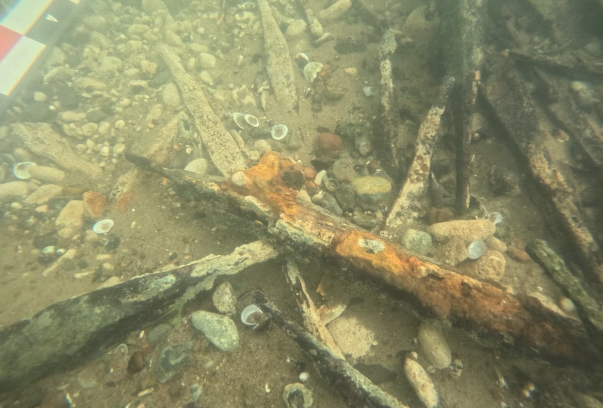 Đó là các thỏi kim loại hình chóp đầu nhọn cổ. Ảnh: @Muzej Franjevačkog samostana Tolisa Vrata Bosne.