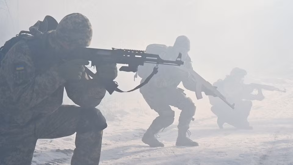 Trước sức ép gia tăng, phía Ukraine được cho là đang chuẩn bị một đợt phản công mới. Tướng Drapatiy bị nghi ngờ là người đứng sau kế hoạch này, trong khi Lữ đoàn tấn công độc lập số 3 cùng nhiều đơn vị khác đang được điều động về khu vực Kupyansk.