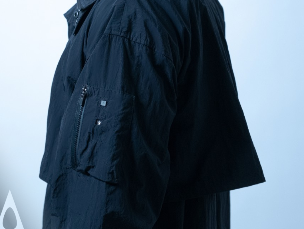 Giáo sư Jeanne Tan đến từ trường Đại học Bách khoa Hồng Kông và các cộng sự tin rằng, họ có thể cải thiện độ an toàn của vải điện tử, bằng cách kết hợp các hệ thống do AI điều khiển, với sợi nhiệt đổi sắc để tạo ra một loại vải làm ấm người dùng, mà không gây quá nóng và cung cấp thông tin nhiệt độ ngay lập tức để dễ dàng theo dõi. Ảnh: @adesignaward.