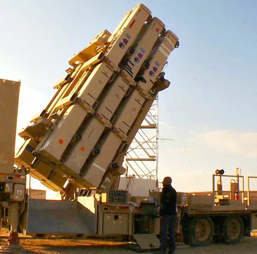 Cuộc thử nghiệm còn mô phỏng cả các mối đe dọa hiện tại và dự kiến trong tương lai, nhằm mục đích tăng cường khả năng phản ứng của hệ thống này trong nhiều tình huống chiến đấu khác nhau. Ảnh: @ Defense News.