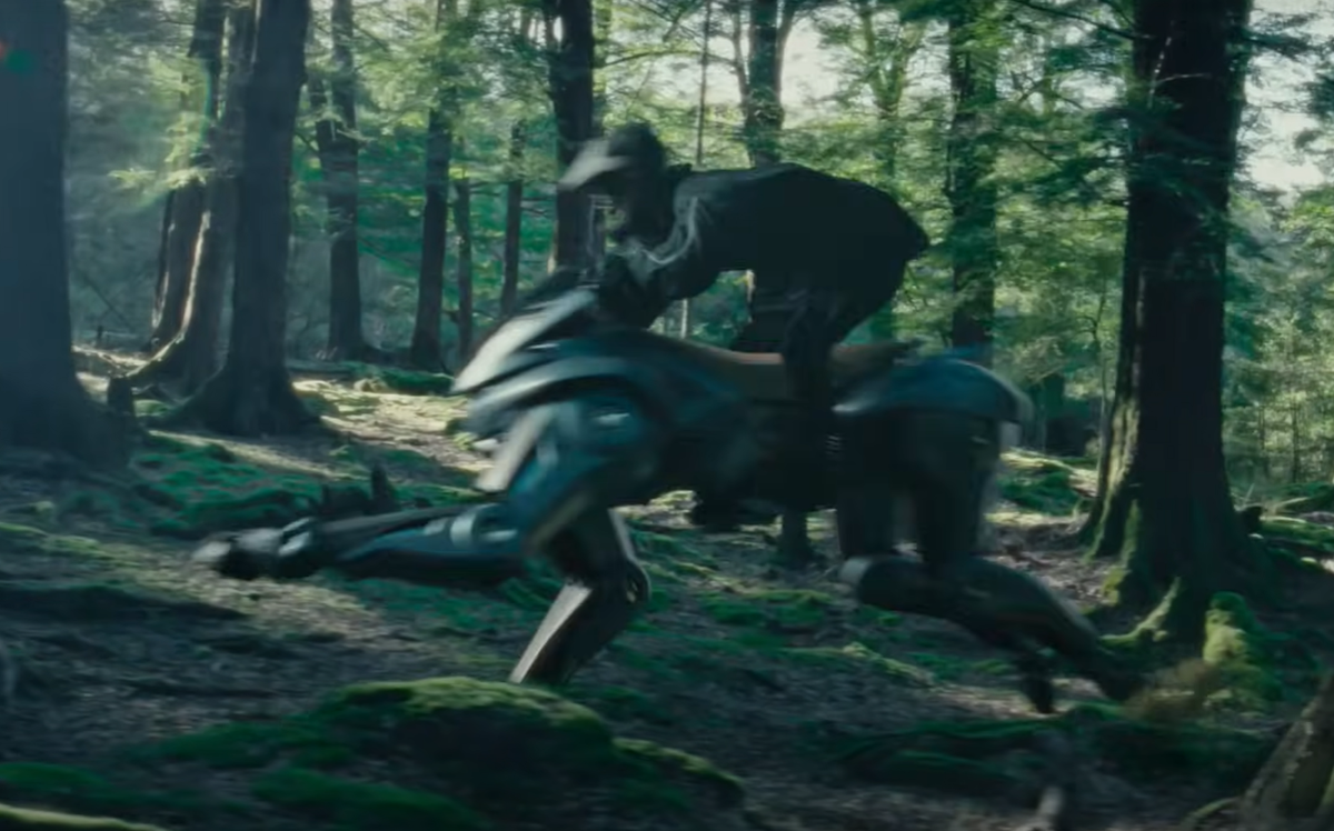 Một video quảng cáo do nhà sản xuất Kawasaki Heavy Industries phát hành cho thấy, robot Corleo đang trèo xuống những vách đá, luồn lách qua một khu rừng rậm rạp, nhảy qua một cảnh quan tuyết và lội qua một con suối. Ảnh: @Kawasaki.