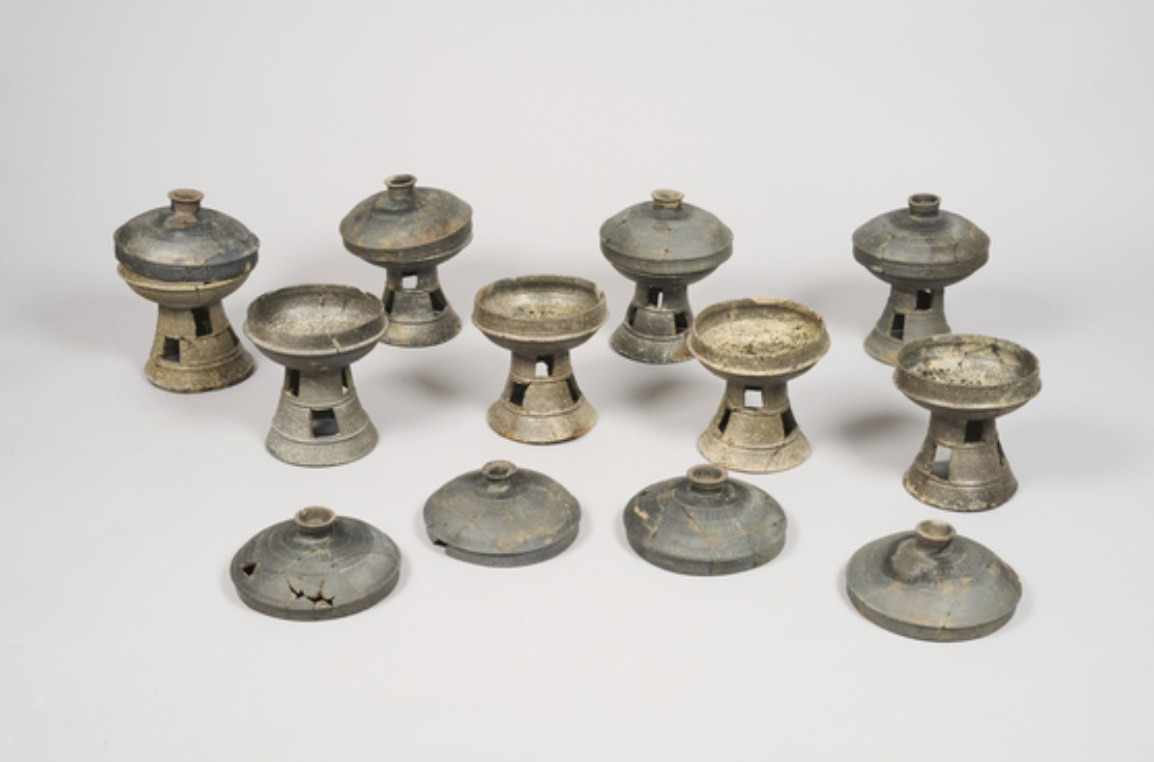 Kết quả khám nghiệm nha khoa sơ bộ cho thấy nhân vật chính qua đời ở độ tuổi đầu 30. Số đo xương chi của bộ hài cốt cho thấy chiều cao khoảng từ 160 đến 165 cm. Ảnh: @Viện Nghiên cứu Di sản Văn hóa Silla.