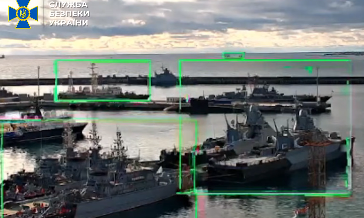 Theo các nguồn tin của Ukraine, phương tiện lặn dưới nước không người lái có tên gọi “Sub Sea Baby” này đã phát nổ bên dưới một tàu ngầm Project 636.3 lớp Varshavyanka của Nga, được NATO gọi là lớp Kilo. Ảnh: @Служба безпеки України.