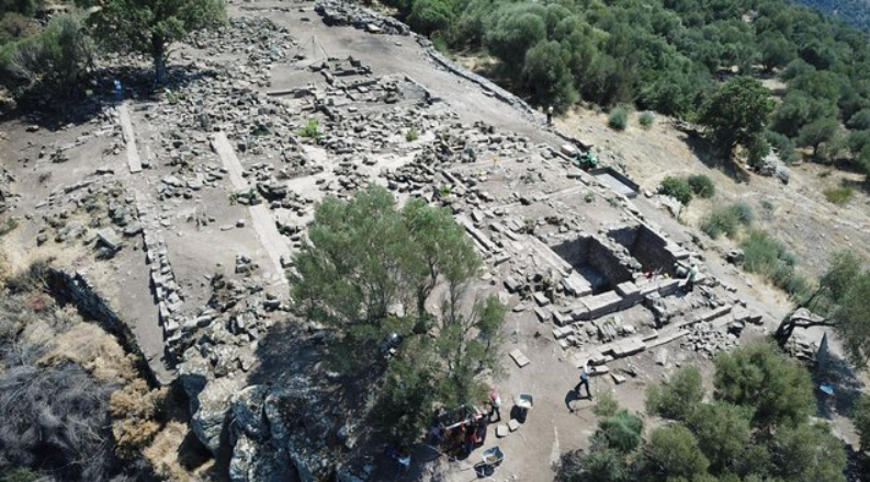 Aigai nổi tiếng từng có cấu trúc Đền thờ Athena, tuy nhiên vì một lý do nào đó mà đền thờ này bị phá hủy hoàn toàn. Ảnh: @Đại học Manisa Celal Bayar.