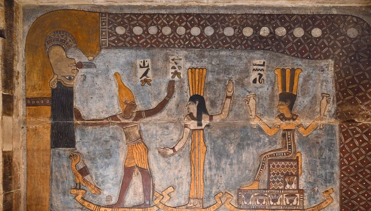 Đó là những bức phù điêu khắc trên tường và trần của Đền Esna này. Ảnh: @Ahram Online.