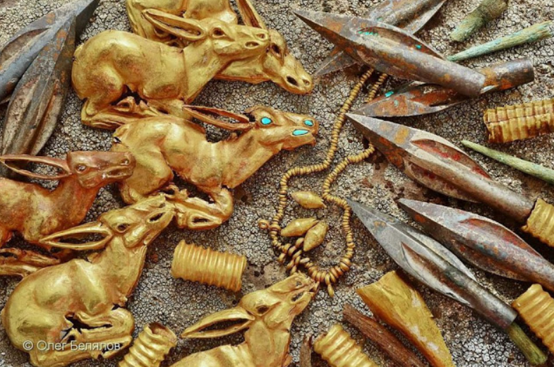 Thông qua các hiện vật này, chúng phản ánh kỹ thuật chế tác trang sức đạt trình độ rất cao của tộc người Scythia thuộc nền văn minh Saka. Ảnh: @Viện Khảo Cổ Học Quốc Gia Kazakhstan.