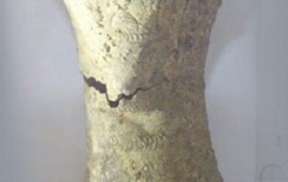 Các chuyên gia đang tiến hành nghiên cứu chuyên sâu để xác định nguồn gốc của bạc và công dụng của chiếc cốc bạc này thực sự là gì. Ảnh: @Bảo tàng Khảo cổ học Halhal.