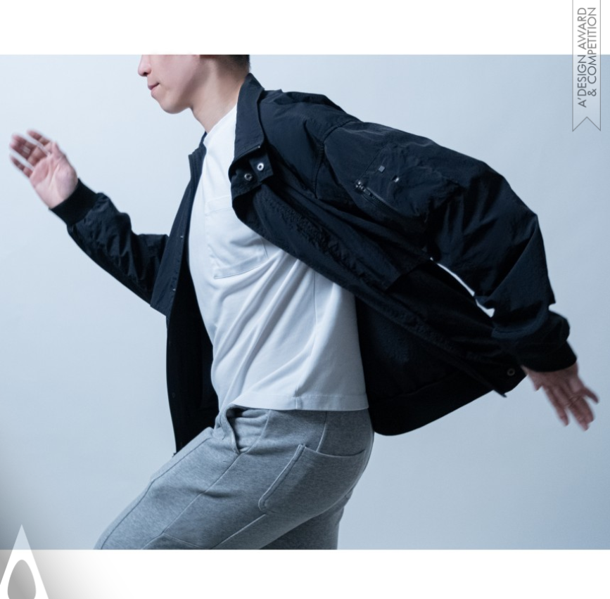 Đứng trước thực trạng này, một nhóm các nhà nghiên cứu đã thiết kế và thử nghiệm một chiếc áo khoác thông minh mới được trang bị cảm biến môi trường, sợi sinh nhiệt và sợi đổi màu, tích hợp cùng nền tảng trí tuệ nhân tạo (AI) để kiểm soát nhiệt độ và ngăn ngừa quá nhiệt. Ảnh: @adesignaward.