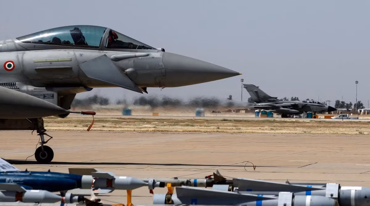 Phía Kiev không tiết lộ quy mô phi đội F-16 của mình, nhưng rõ ràng chúng đã trở thành một phần trung tâm và được sử dụng rộng rãi trong hệ thống phòng thủ của Ukraine. Ảnh: @ The Australian.