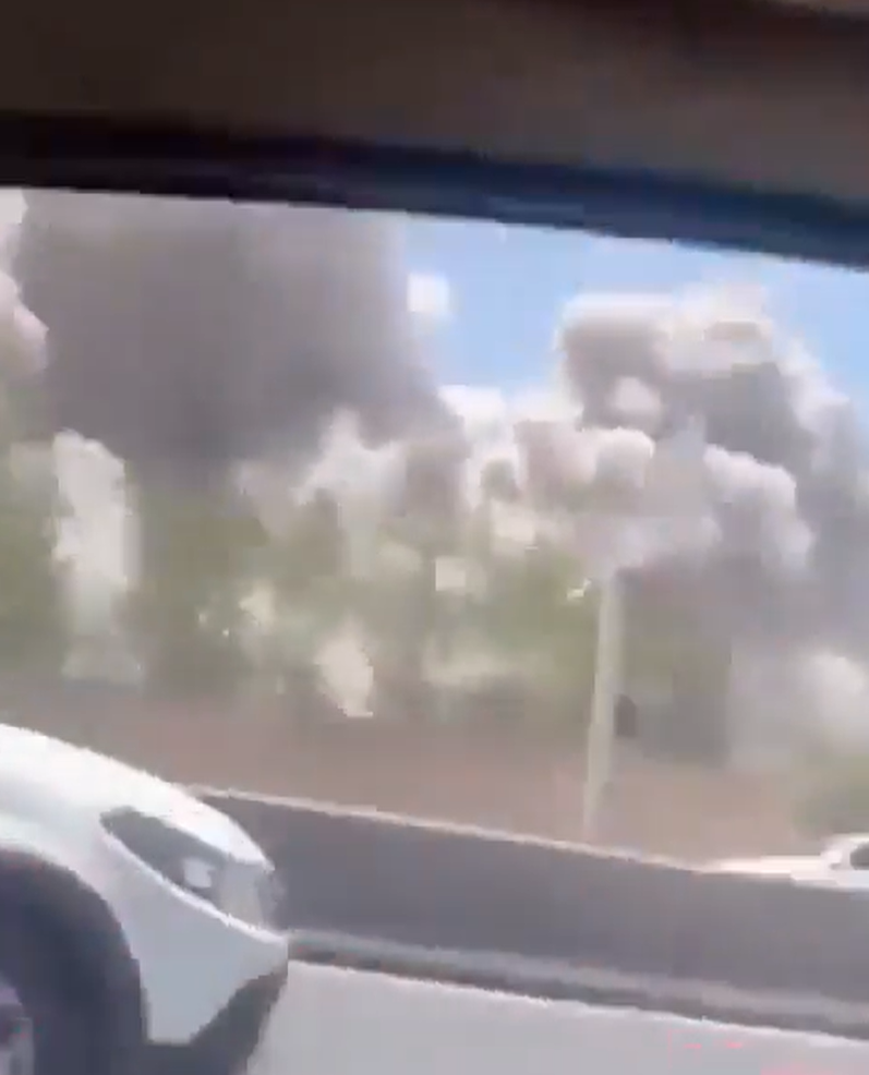 Lực lượng Phòng vệ Israel (IDF) cho biết trong một tuyên bố, đồng thời tờ The Telegraph cũng đưa tin lại: "Các thành viên bị hạ thuộc IRGC, các trung tâm chỉ huy khác nhau vốn có trách nhiệm thay mặt cho quân đội của chế độ Iran trong việc bảo vệ an ninh nội địa, ngăn chặn các mối đe dọa và duy trì sự ổn định của chế độ Iran”. Ảnh: @Osinttechnical.