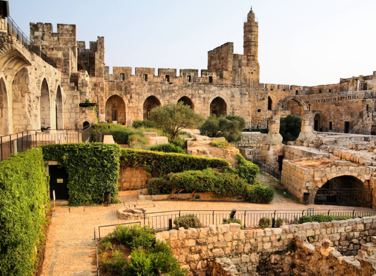 Chiếc hộp với thiết kế độc đáo, được phát hiện trong một cuộc khai quật của Cơ quan Cổ vật Israel tại Thành phố David, thuộc Công viên Quốc gia xung quanh các bức tường của Jerusalem cổ đại. Ảnh: @Cơ quan Cổ vật Israel.