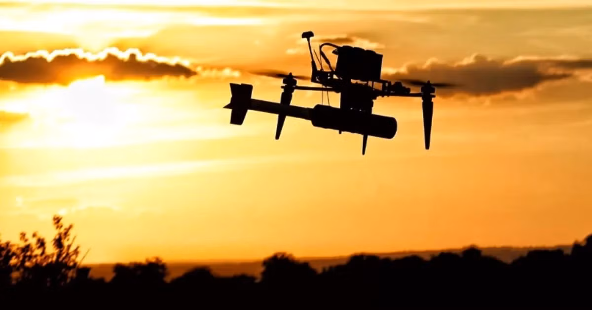 Chuỗi đòn tấn công liên tiếp cho thấy Ukraine đang ngày càng coi UAV là công cụ chiến lược then chốt nhằm làm suy yếu hỏa lực, phòng không và năng lực trinh sát của Nga. Việc liên tục đánh trúng các mục tiêu giá trị cao không chỉ gây tổn thất vật chất, mà còn làm gián đoạn đáng kể khả năng tác chiến của lực lượng Nga tại tiền tuyến.