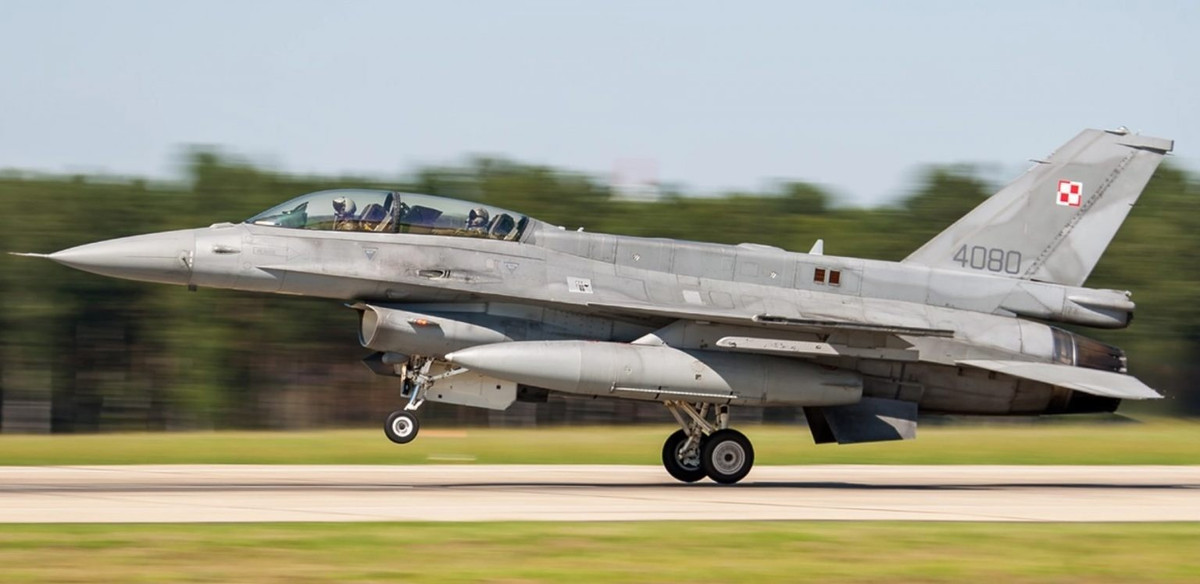 Không dừng lại ở đó, trong đêm trước đó, hệ thống radar của Ba Lan tiếp tục phát hiện nhiều vật thể bay không xác định xâm nhập không phận từ hướng Belarus. Các mục tiêu xuất hiện bất ngờ, di chuyển chậm và không phát tín hiệu nhận dạng, buộc lực lượng phòng không phải nâng mức cảnh giác.