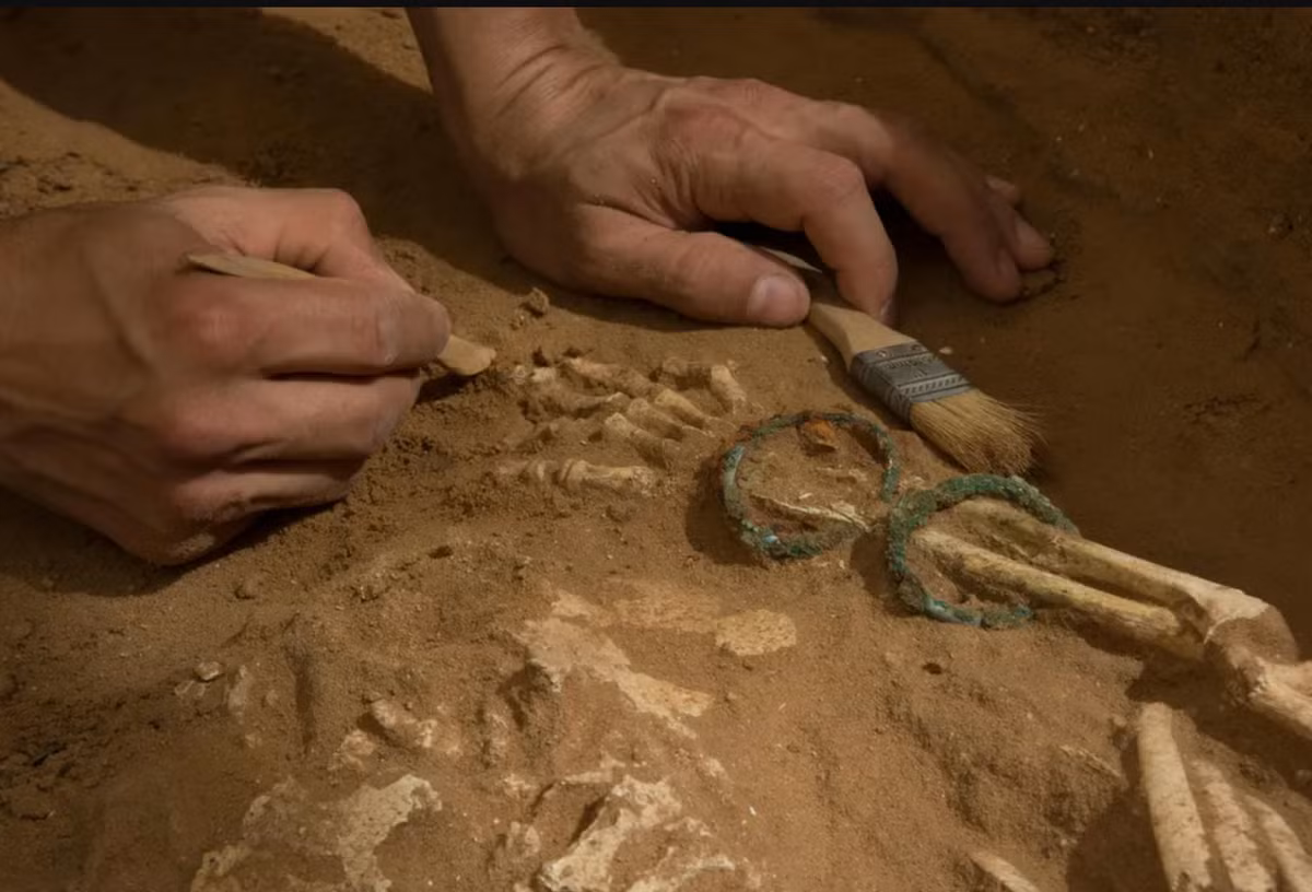 Gần như không có di chỉ khảo cổ, và cũng không có cả bức tranh hang động thời tiền sử nào liên quan đến bộ tộc này. Ảnh: @Bảo Tàng Quốc Gia Argentina.