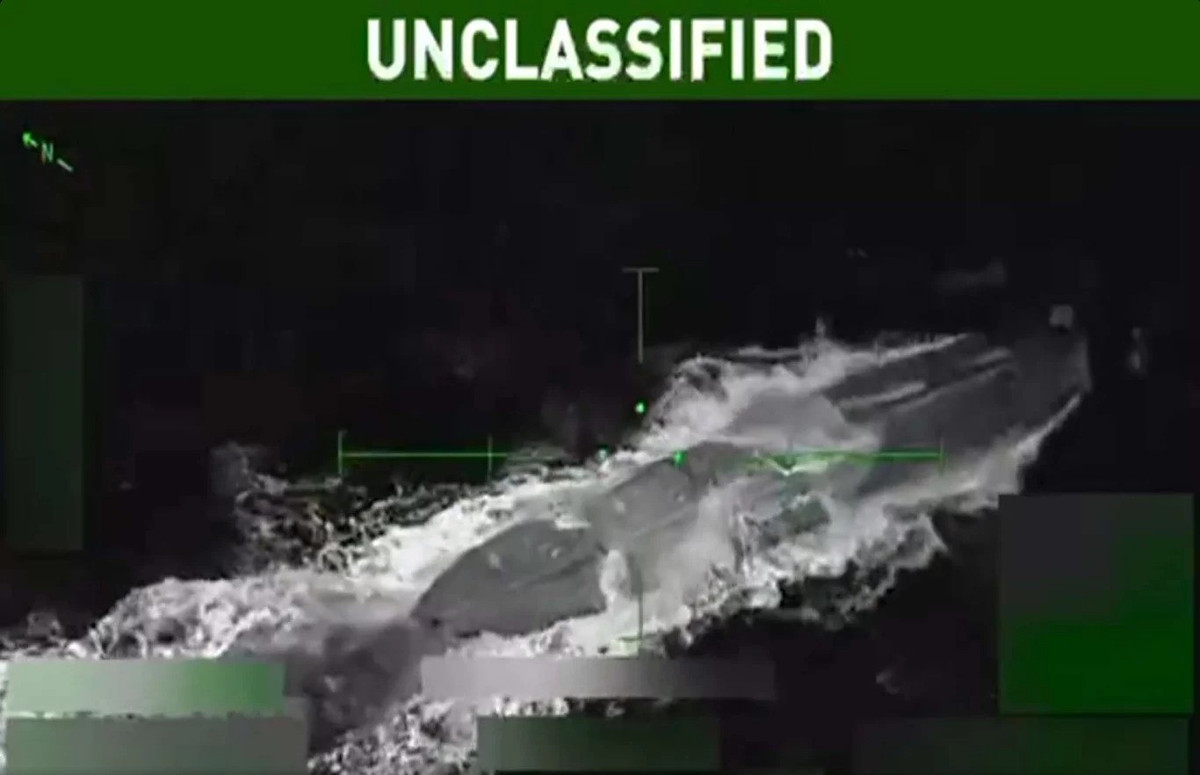 View - Mỹ tung đòn xóa sổ tàu buôn ma túy giữa Caribe | Báo Tri thức và Cuộc sống - TIN TỨC PHỔ BIẾN KIẾN THỨC 24H