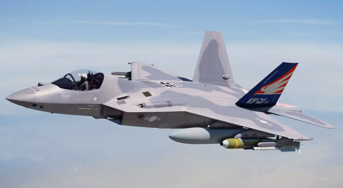 Máy bay phản lực KF-21 Boramae của Hàn Quốc được coi là một nền tảng cạnh tranh về chi phí, có tiềm năng tăng trưởng trong tương lai và phù hợp với chính sách công nghiệp nội địa của Ấn Độ. Ảnh: @ Army Recognition.