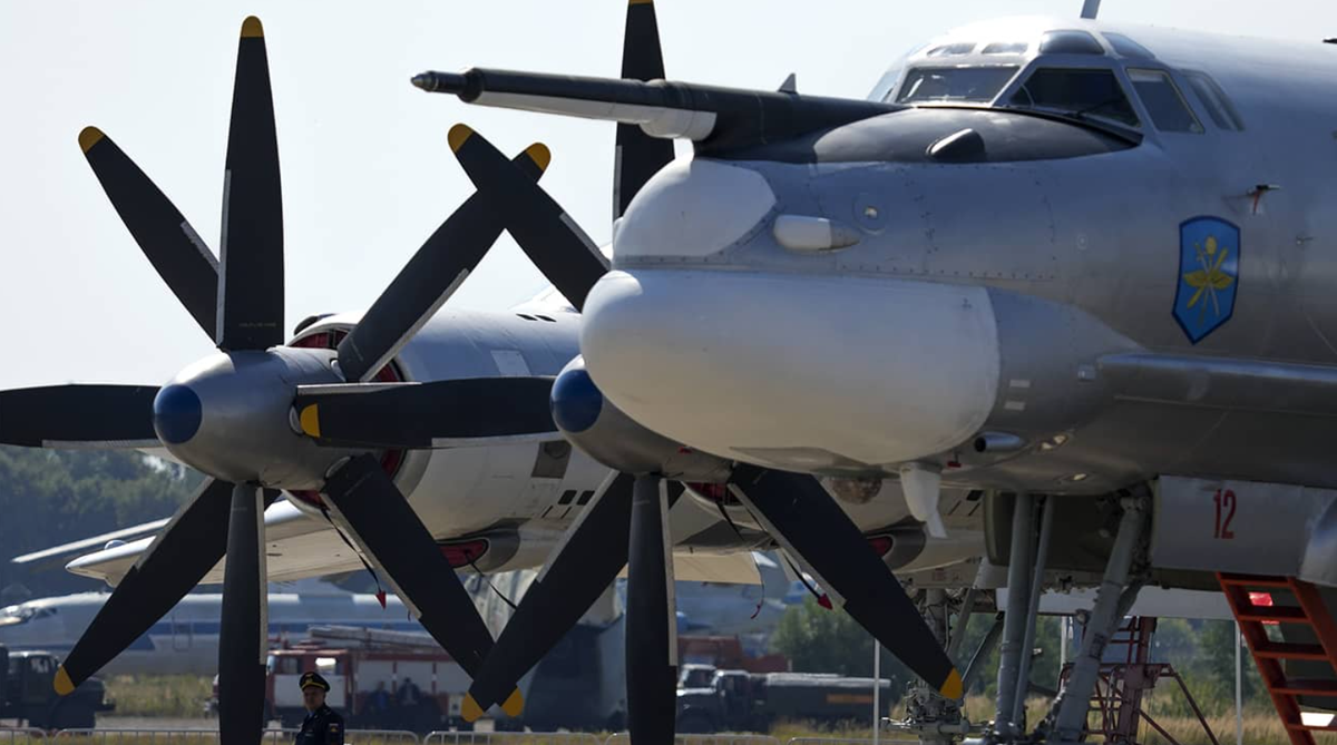 Các chuyên gia như Douglas Barrie từ Viện Nghiên cứu Chiến lược Quốc tế đã lưu ý rằng, đội máy bay ném bom hạng nặng của Nga là "nguồn tài nguyên chiến lược không tái tạo", vì việc sản xuất những máy bay này đã ngừng từ nhiều thập kỷ trước. Ảnh: @ militarnyi.