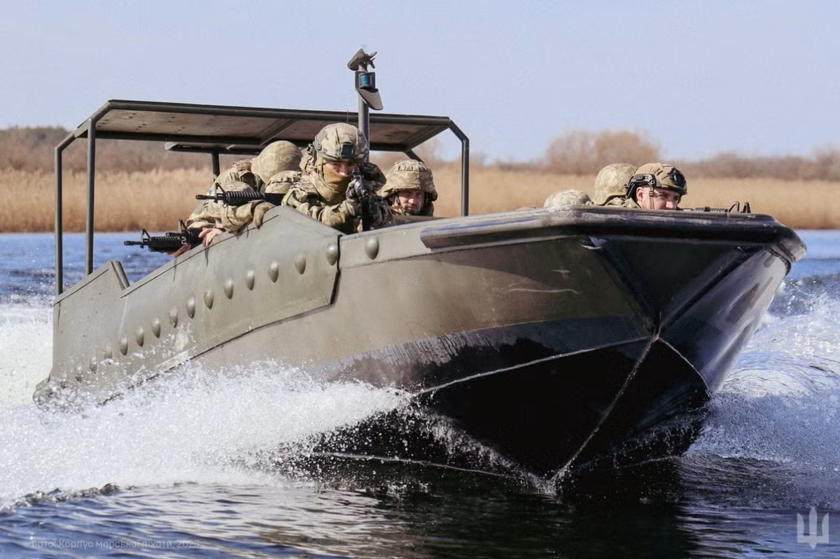 Điều này đặt ra nhu cầu cấp thiết về những chiếc xuồng di chuyển nhanh và bền bỉ, có khả năng hoạt động trong mọi điều kiện chiến đấu. Ảnh: @Gulfstream.