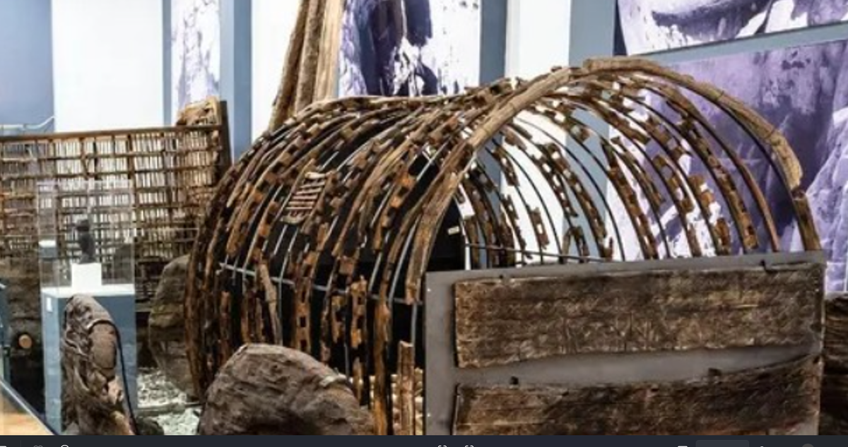 Thông số kỹ thuật của chiếc xe thật đáng kinh ngạc. Thân xe dài khoảng 2 mét. Ảnh: @Bảo tàng Lịch sử Armenia.