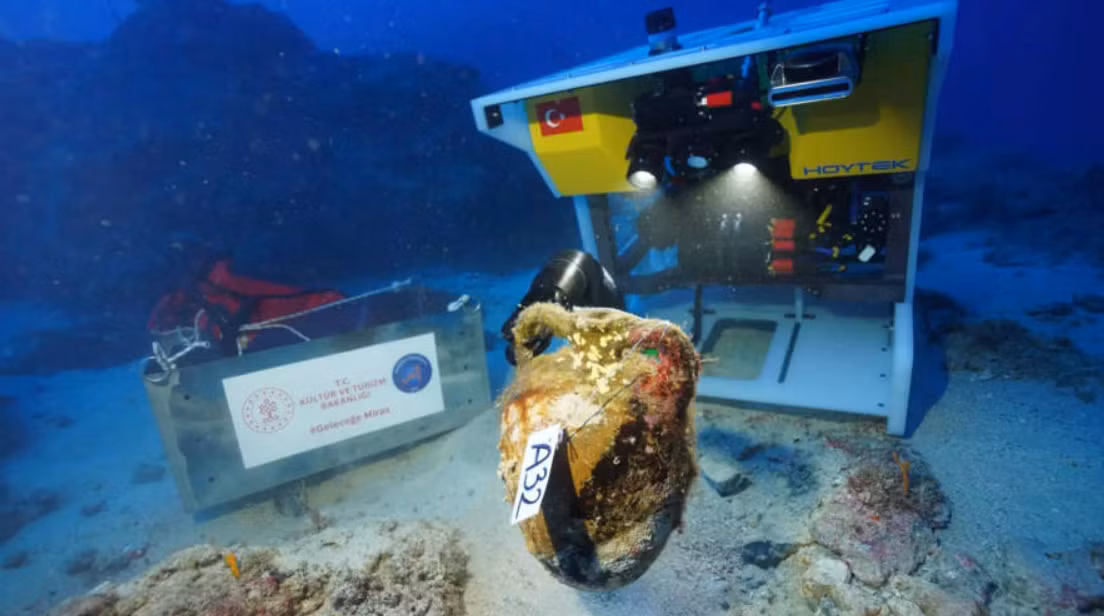 Con tàu 1.100 năm tuổi này được tìm thấy ở độ sâu khoảng 40 đến 50 mét. Ảnh: @Đại học Akdeniz.